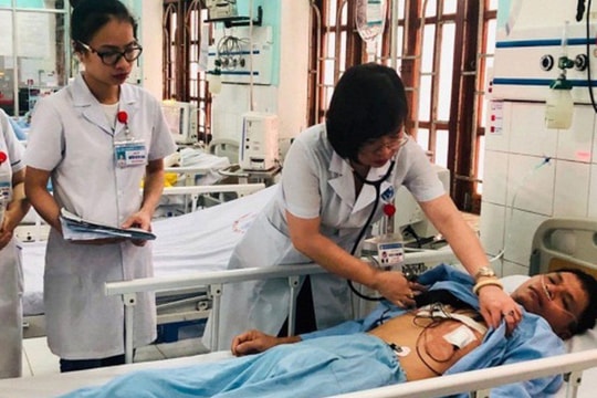 Cứu sống nam bệnh nhân 5 lần tim ngừng đập