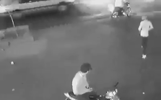 Màn đáp trả của anh Tây khi bị tên cướp giật điện thoại gây chú ý MXH