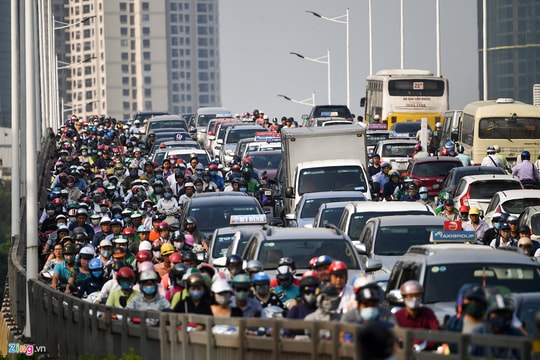 Ảnh: Giao thông kẹt cứng ở trục đường Trần Duy Hưng - Nguyễn Chí Thanh
