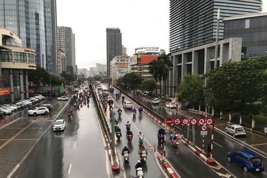 Hà Nội xuất hiện "mưa vàng" sau chuỗi ngày ô nhiễm không khí