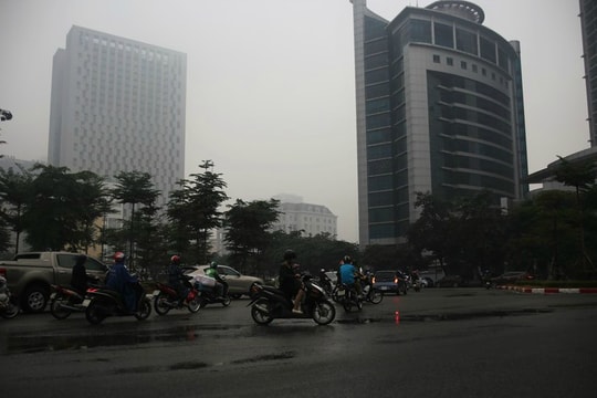 Ảnh: Hà Nội ngập trong sương mù dày đặc