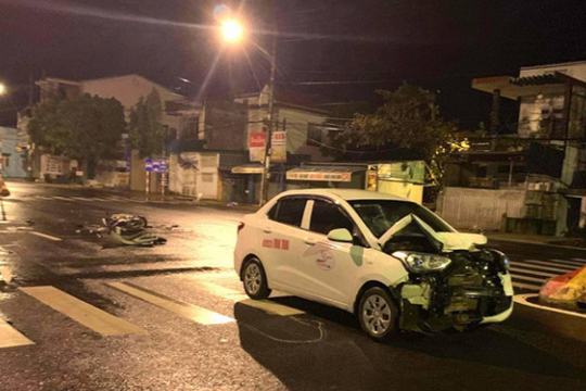 Va chạm với ô tô lúc rạng sáng, một trung úy công an tử vong