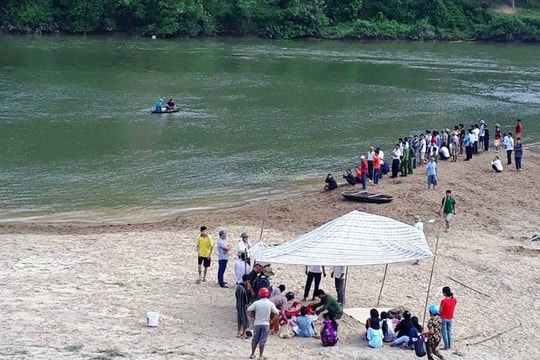 Rủ nhau tắm sông, 3 học sinh đuối nước thương tâm