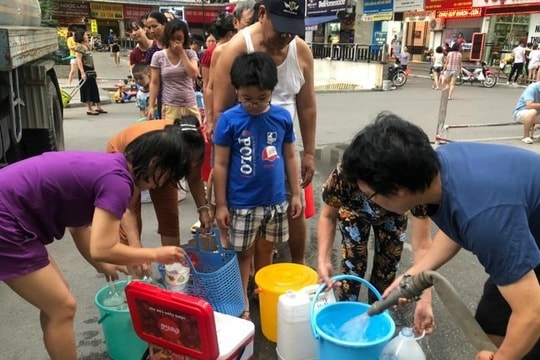 Hà Nội khuyến cáo người dân không dùng nước máy sông Đà nấu ăn
