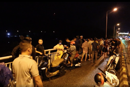 Trắng đêm tìm người đàn ông nghi nhảy cầu tự tử