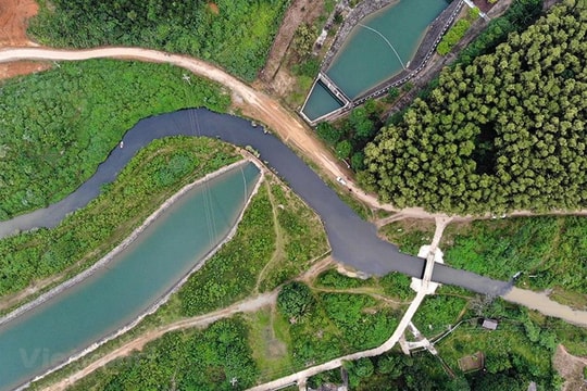 Hòa Bình kiến nghị lắp đường ống kín dẫn nước sông Đà vào nhà máy