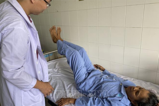 Phẫu thuật thay thân đốt sống thành công cho bệnh nhân bị ung thư di căn