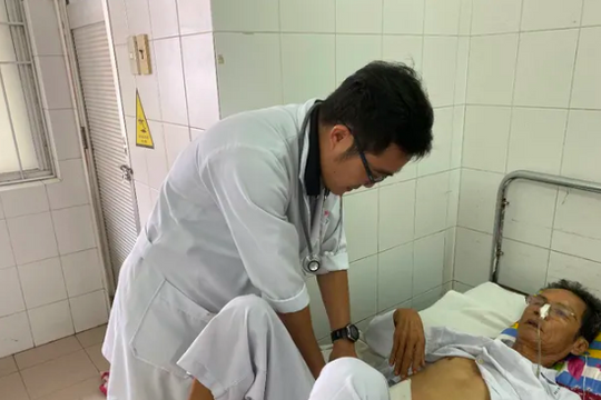 Cứu sống cụ ông bị xuất huyết không cần phẫu thuật