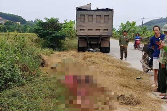 Kinh hoàng xe tải chở than cán nát người đi đường rồi bỏ chạy