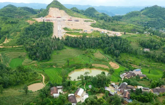 Ảnh: Cận cảnh khu sinh thái tâm linh trái quy hoạch gần Cột cờ Lũng Cú