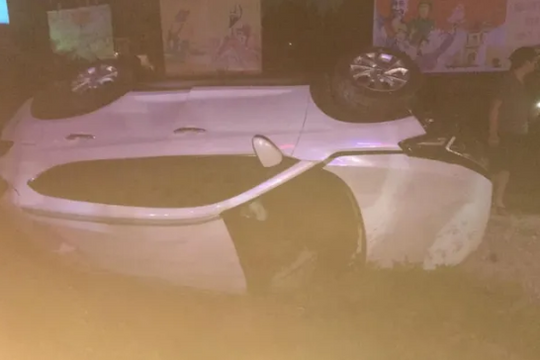 Lái ô tô băng đường sắt, Phó Bí thư huyện bị tàu tông tử vong