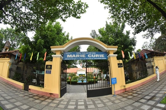 Mâu thuẫn trên mạng, học sinh Trường Marie Curie hẹn gặp rồi chém nhau