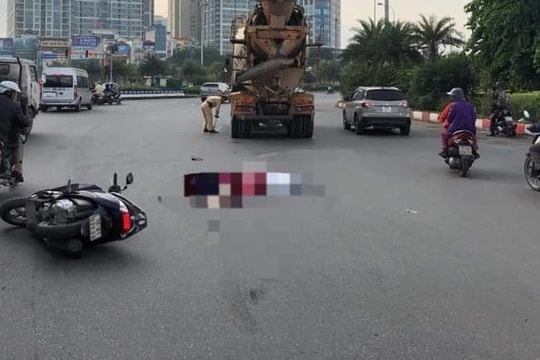 Hà Nội: Va chạm với xe bồn, hai mẹ con tử vong thương tâm