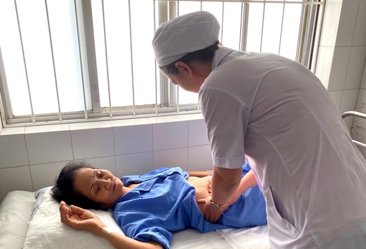 5 phút cứu sống bệnh nhân bị xuất huyết tiêu hóa nguy kịch bằng kỹ thuật mới