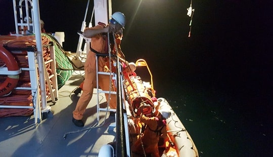 Kịp thời cứu ngư dân đứt lìa bàn chân khi hành nghề trên biển