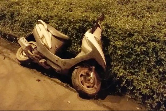 Phát hiện thi thể người đàn ông nằm vắt trên dải phân cách