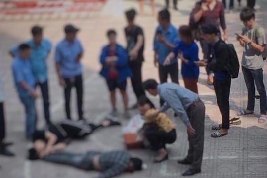 Nam sinh viên ĐH Kiến trúc rơi từ tầng 13 trúng người khác, 2 người thương vong