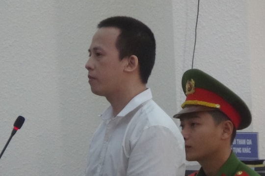 Kẻ thảm sát 3 bà cháu ở Bình Dương vẫn bình tĩnh đến tòa