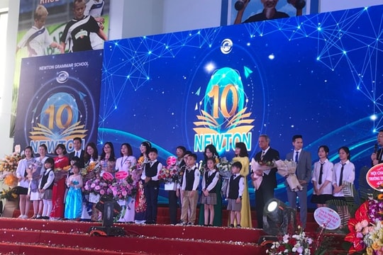 Hà Nội: Trường Phổ thông  liên cấp Newton tưng bừng kỷ niệm 10 năm thành lập