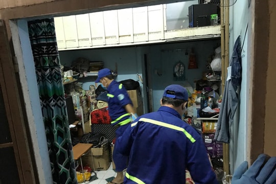 Phát hiện người thi thể người đàn ông đang phân hủy trong phòng trọ ở Sài Gòn