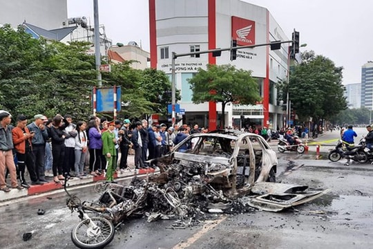 Tìm người nhà nạn nhân trong vụ xe Mercedes gây tai nạn liên hoàn rồi bốc cháy