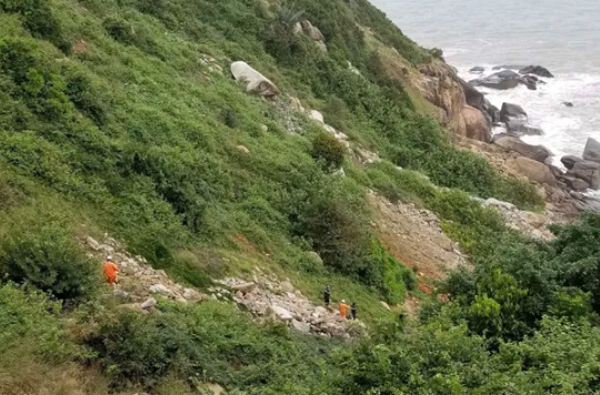 Tìm kiếm du khách người Canada mất tích ở bán đảo Sơn Trà