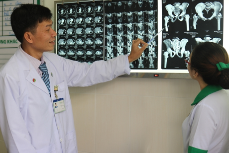 Cứu sống nam công nhân bị trụ bê tông đè dập phổi, gãy xương đùi