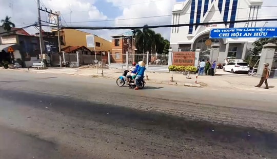 Chồng đâm vợ 7 nhát dao tử vong vì mâu thuẫn