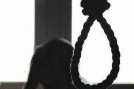 Một phụ nữ treo cổ tự tử, nghi bị trầm cảm sau sinh