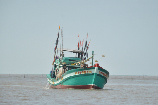 Chìm tàu cá trên biển, 3 ngư dân mất tích