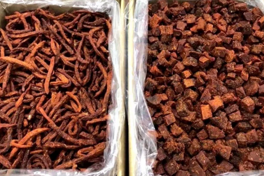 Thịt bò khô giá rẻ bất ngờ, rùng mình câu trả lời của người bán