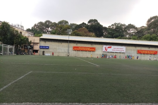 Nam sinh lớp 7 tử vong lúc học bóng đá vì bị bóng suýt trúng ngực