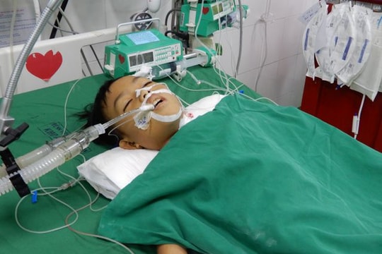 Chung tay cứu cậu bé 8 tuổi bị bệnh viêm cơ tim cấp nguy kịch