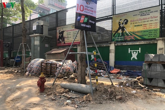 Ảnh: Vỉa hè Hà Nội ngổn ngang thi công dịp cuối năm
