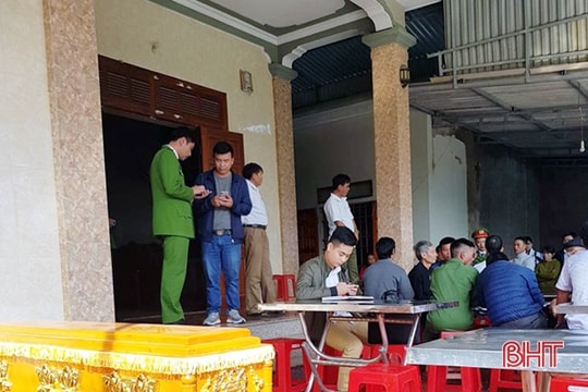 Bàng hoàng phát hiện cặp vợ chồng trẻ tử vong tại nhà riêng