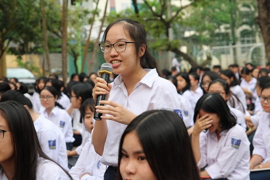 Không có đề minh họa, học sinh vất vả ôn thi THPT quốc gia