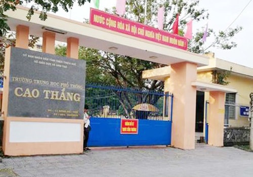 Kỷ luật thầy giáo có lời nói, hành vi khiếm nhã với nữ sinh lớp 10 tại TP Huế