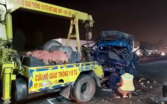 Va chạm liên hoàn trên Quốc lộ 1A, 4 ngươi thương vong