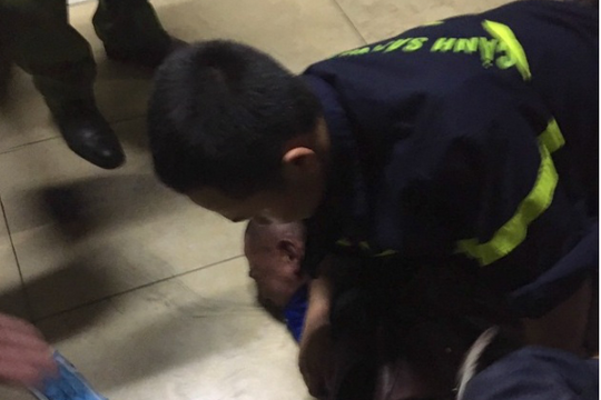 Khởi tố, bắt tạm giam nam bệnh nhân trong vụ khống chế, xé quần áo nữ điều dưỡng