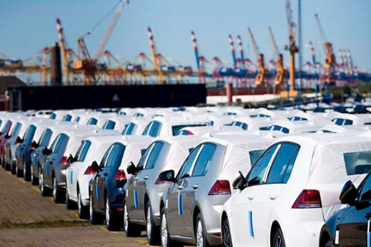 Hàng loạt ô tô cũ giá rẻ "đổ bộ" chợ xe cận Tết Canh Tý