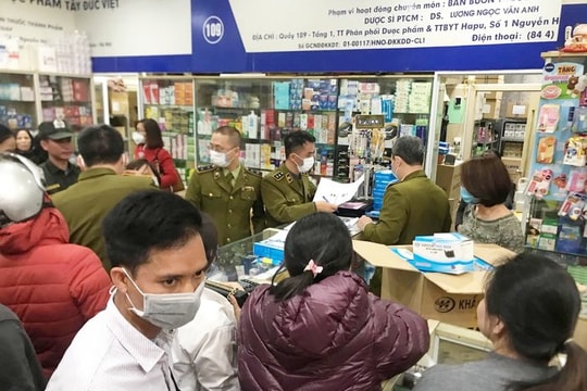 Bộ Y tế yêu cầu xử phạt nếu tăng giá khẩu trang y tế trước 'bão' dịch virus Corona