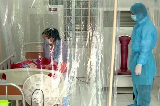 Bé 3 tháng tuổi nhiễm COVID-19 tiến triển tốt, sớm được ra viện