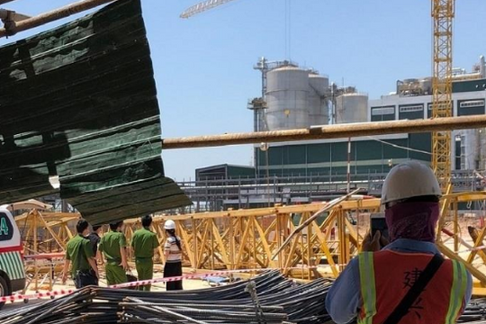 Bình Dương: Sập giàn giáo công trình, 3 người chết