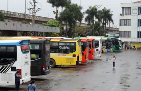 Ảnh: Bến xe Hà Nội vắng vẻ sau yêu cầu hạn chế vận tải hành khách để chống dịch COVID-19