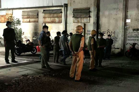 Đôi nam nữ gục bên vũng máu trong ki ốt ở Bình Dương