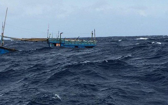 8 ngư dân và tàu cá mất tích ở vùng biển Hoàng Sa