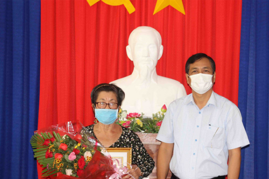 5 cụ già neo đơn gom tiền tiết kiệm ủng hộ phòng chống dịch COVID-19