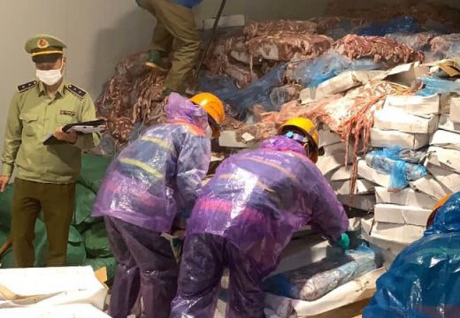 Phát hiện 72 tấn nội tạng bốc mùi chờ đem đi tiêu thụ