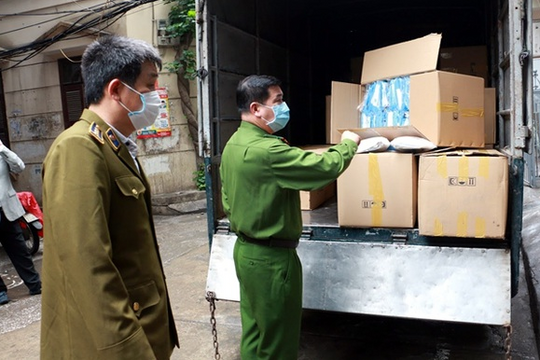 Hà Nội: Phạt hiện đường dây nghi làm giả vật tư y tế “khủng” phòng, chống COVID-19