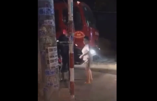 Người phụ nữ ngang nhiên cản xe cứu hỏa ở TP HCM phải bị xử lý thế nào?